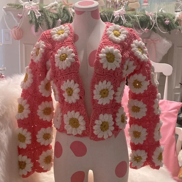🩷PRICE IS FIRM🩷Crochet Daisy Cardigan New Excellent Condition - Picture 1 of 8